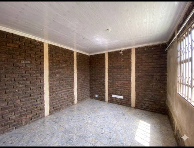 4 BEDROOM HOUSE FOR SALE IN SEBOKENG ZONE 3